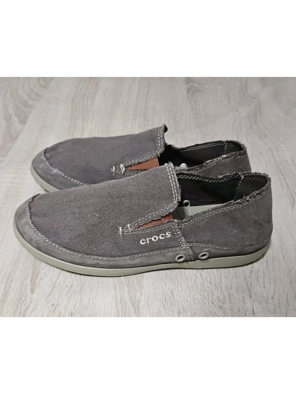 Crocs Mens Size 7 Walu Slip On Loafers Brown Beach Casual Shoes Lightweight